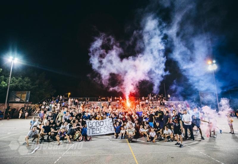 FOTO | Turnir u Ilićima: Tadinovac nakon žestoke borbe donio pehar u svoju ulicu