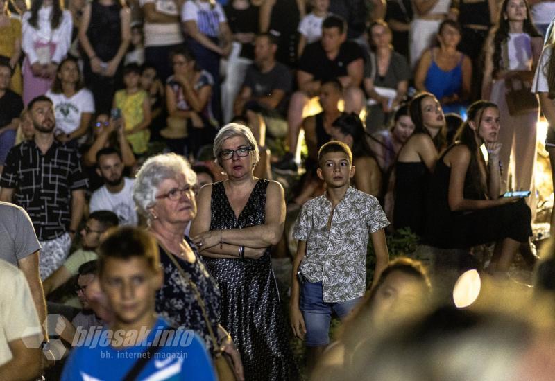 FOTO | Mostar središte regije: Pogledajte spektakl ispod Starog mosta