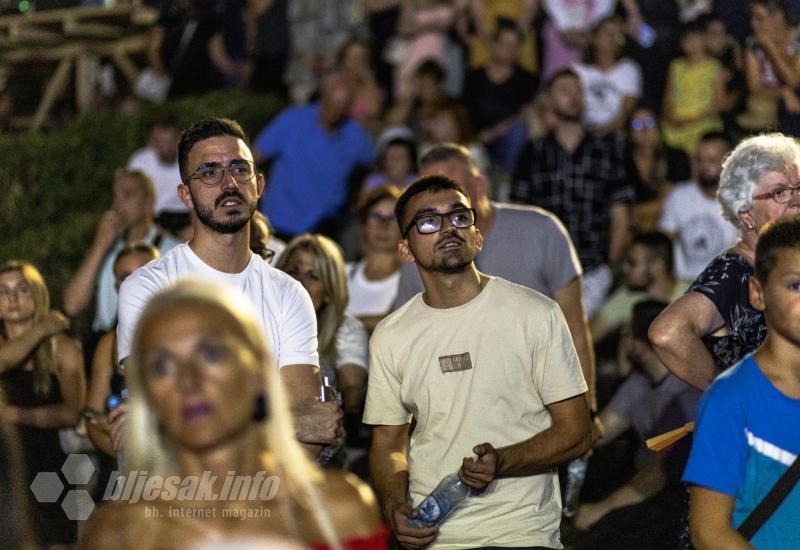 FOTO | Mostar središte regije: Pogledajte spektakl ispod Starog mosta