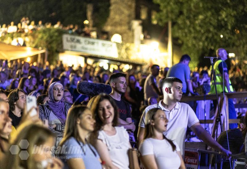 FOTO | Mostar središte regije: Pogledajte spektakl ispod Starog mosta