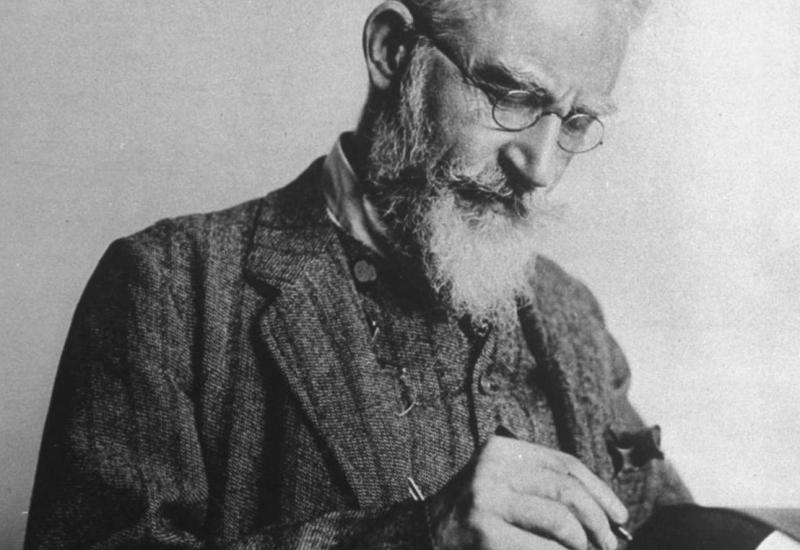 George Bernard Shaw (Dublin, 26. srpnja 1856. – Ayot St. Lawrence, 2. studenog 1950.) - Bio je možda i najveći majstor jezičnog obrta i paradoksa