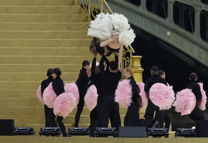 Iako je Lady Gaga oduševila nastupom u Parizu, ona se zapravo nije ni pojavila pred publikom