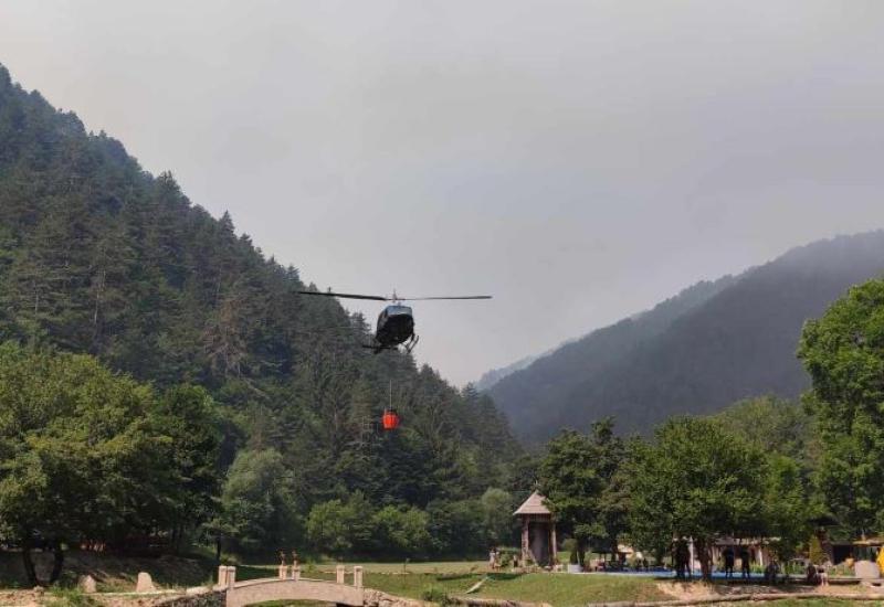 Helikopteri Oružanih snaga od jutarnjih sati gase požar u blizini Bugojna