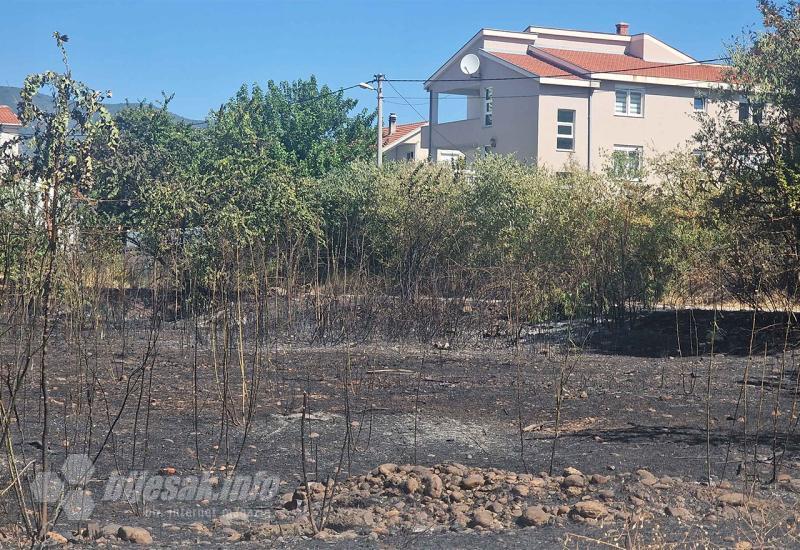 Posljedice požara u Dolini Sunca - Mostar: Ugašen požar u Dolini Sunca