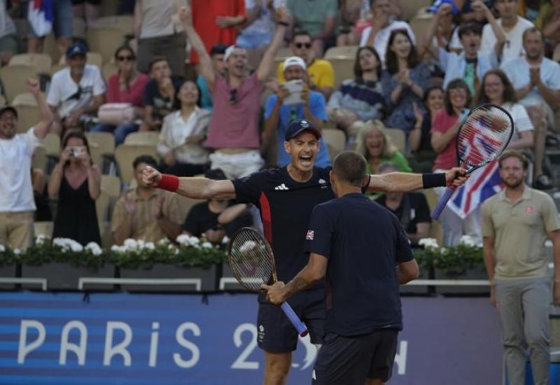 VIDEO I Spašavajući meč lopte, Murray  i Evans došli do četvrtfinala