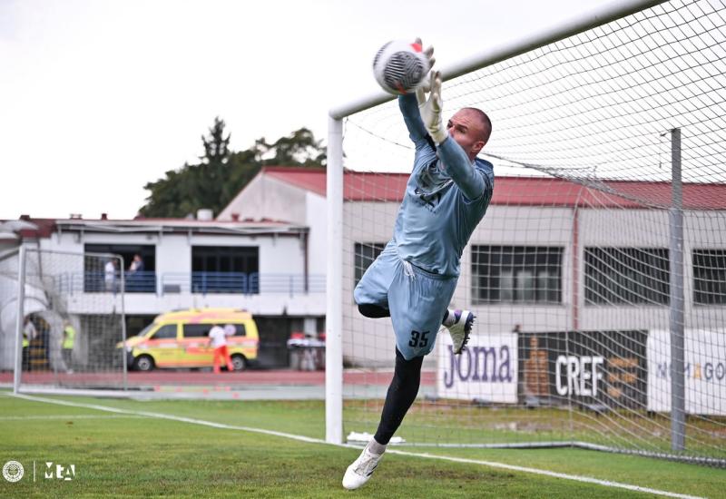 Poluvrijeme u Sloveniji: Zrinjski-Bravo 1:1 u vaterpolo uvjetima