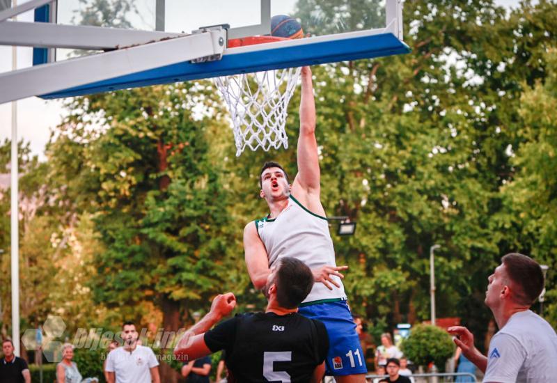 FOTO | U Mostaru započeo turnir 3x3: Posjetitelji uživali u atraktivnim potezima i bogatom programu