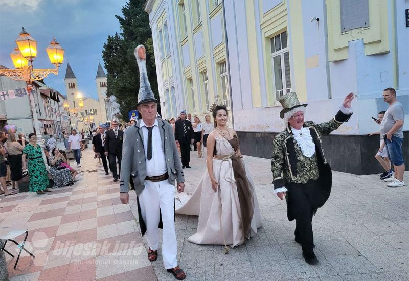 Međunarodni ljetni karneval u Čapljini - FOTO | Čapljinci uživaju u Međunarodnom ljetnom karnevalu