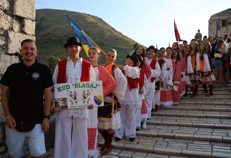 FOTO | U Blagaju održan Međunarodni festival folklora ''41. susreti prijateljstva''