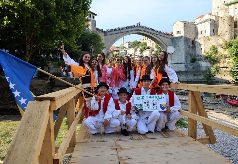 FOTO | U Blagaju održan Međunarodni festival folklora ''41. susreti prijateljstva''