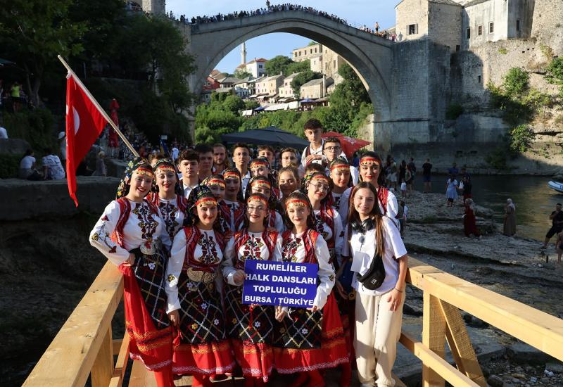 FOTO | U Blagaju održan Međunarodni festival folklora ''41. susreti prijateljstva''