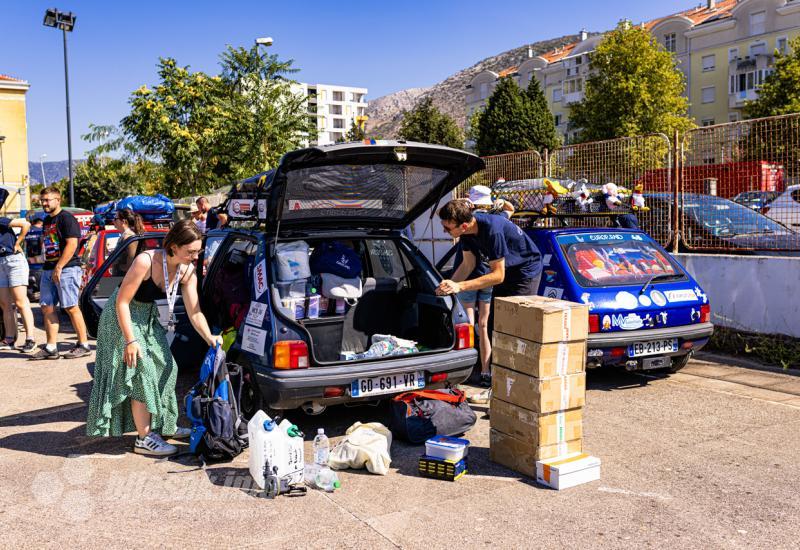 S 25 Peugeota 205 kroz Europu - stali u Mostaru i posjetili Los Rosales