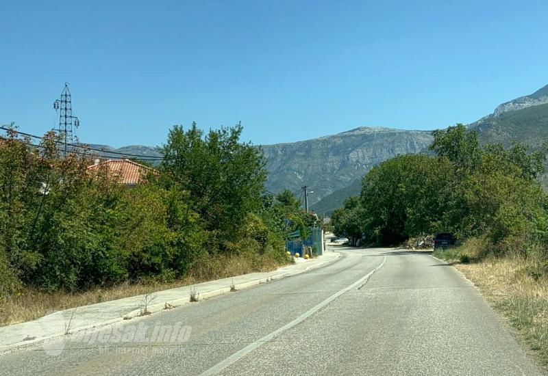 Mostar: Na manje od 3 kilometra, 44 puta prerezana cesta