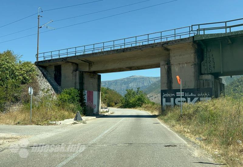 Mostar: Na manje od 3 kilometra, 44 puta prerezana cesta