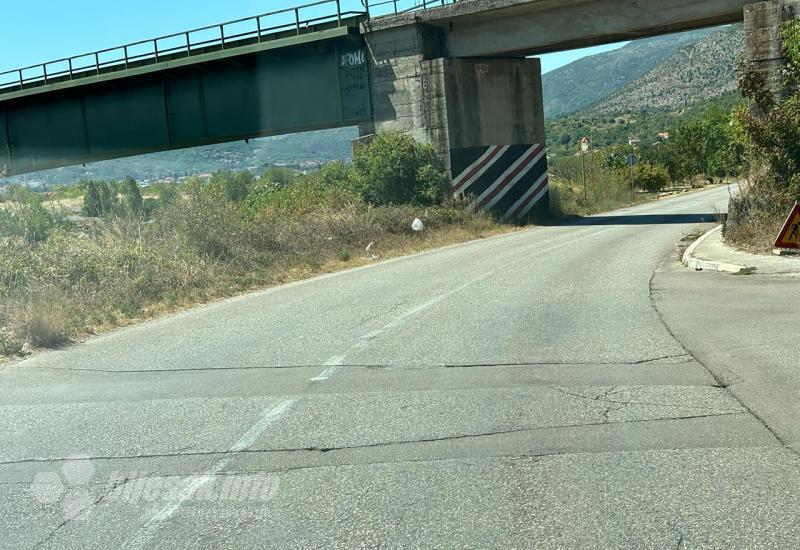 Mostar: Na manje od 3 kilometra, 44 puta prerezana cesta