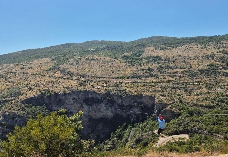 Čović se provozao zip-lineom u Grudama - Čović se provozao zip-lineom u Grudama