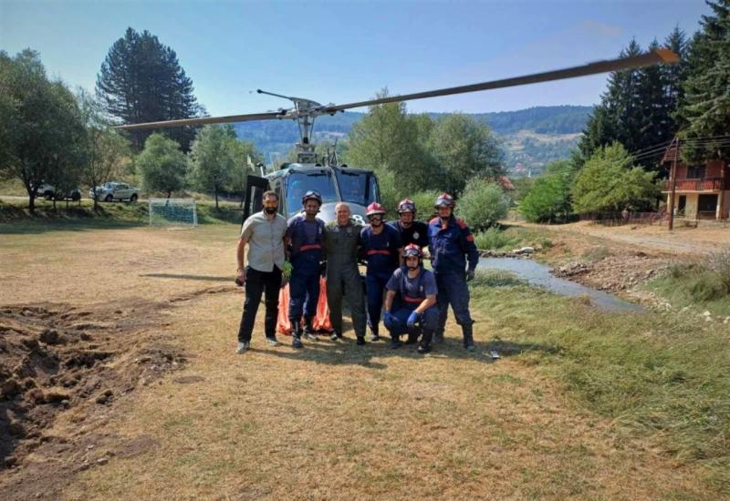 FOTO | Helikopteri OS BiH lokalizirali požar na Ponijerima 