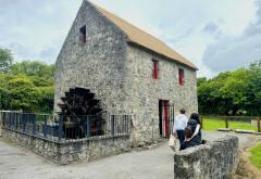 Bljesak u Bunratty Village-u - Krenite s nama na putovanje kroz povijest Irske