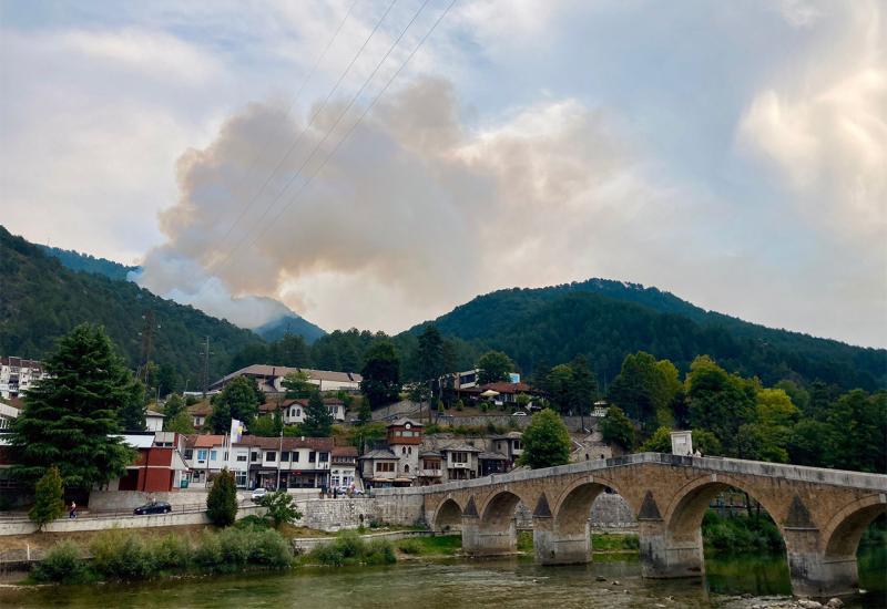 Požar u rejonu Vrtaljice u Konjicu i dalje se širi