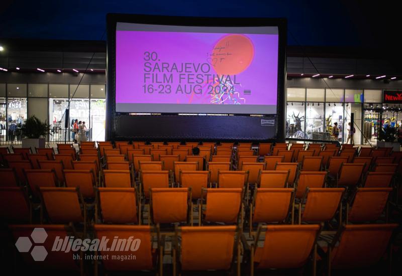 Sarajevo Film Festival otvoren u Mostaru: Pogledajte fotke s crvenog tepiha