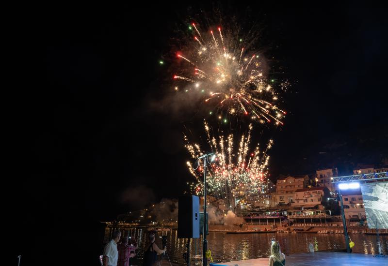 Večer folklora u Neumu - Bogatstvo tradicije na 16. međunarodnoj Večeri folklora u Neumu