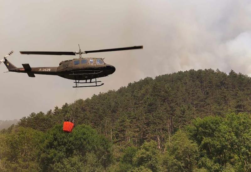 Helikopteri OS BiH angažirani na gašenjima požara u općinama Zavidovići i Kladanj