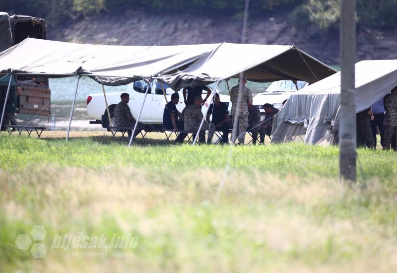 FOTO/VIDEO | Bljesak.info u Buturović polju na mjestu pada helikoptera