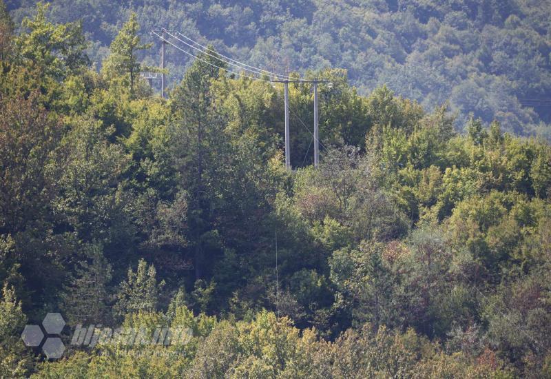 Svjedoci pada - helikopter zakačio žice od struje i izgubio kontrolu