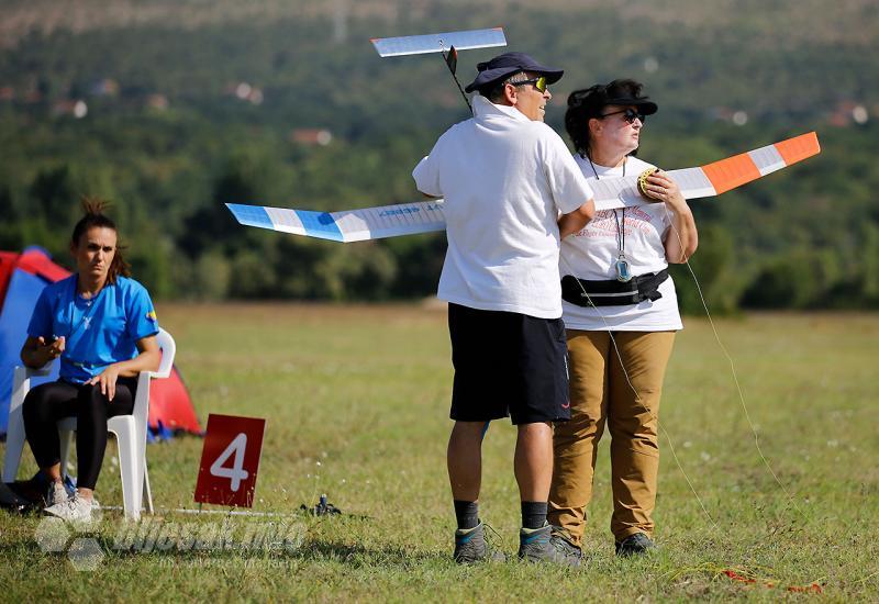 Svjetski kup u Mostaru: Aeromodelari se bore za titulu - Vjetar testirao vještine: Mostar centar aeromodelarstva ovog vikenda