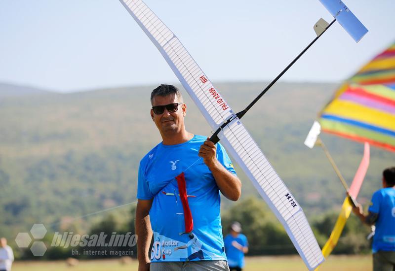 Svjetski kup u Mostaru: Aeromodelari se bore za titulu - Vjetar testirao vještine: Mostar centar aeromodelarstva ovog vikenda