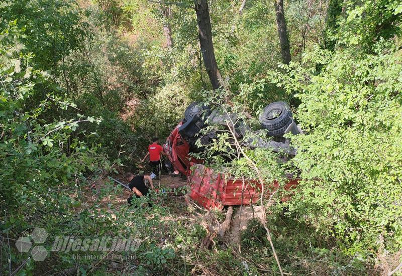 FOTO | VIDEO – Priča o herojima koji su spašavali vozača kamiona