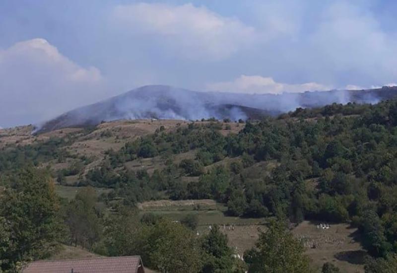 Požar na Čelinskoj planini  - 13 požara u HNŽ-u - Kod Konjica i dalje gori