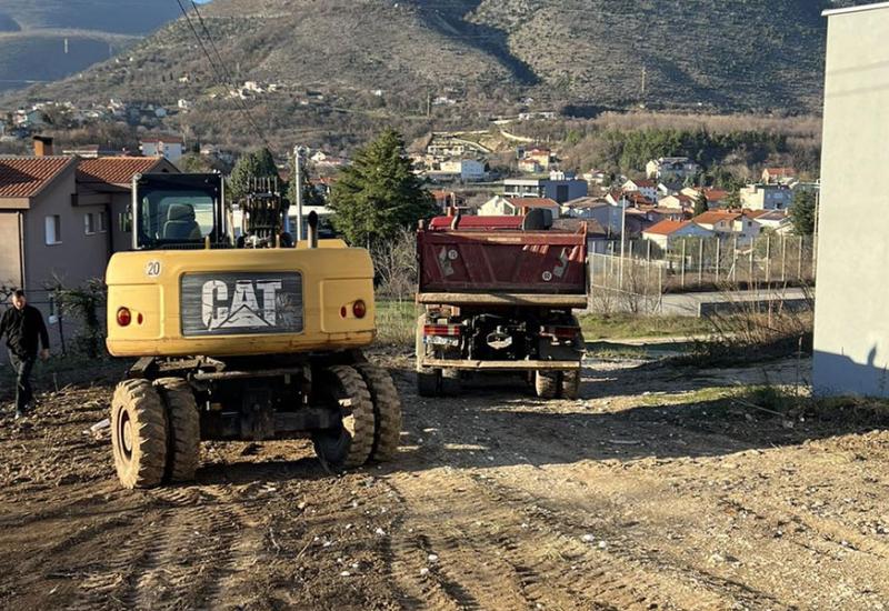 Grad Mostar raspisao javnu nabavku za sanaciju prometnice na Bijelom brijegu