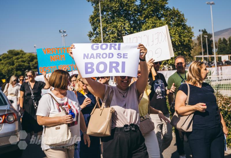 Prosvjed Sindikata osnovnih i srednjih škola u HNŽ-u - Prosvjedna šetnja u Mostaru: 