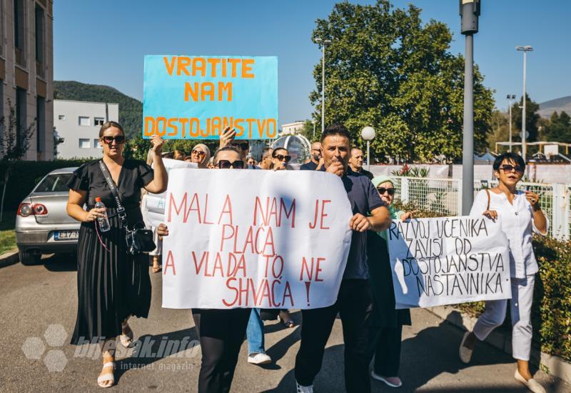 Prosvjed Sindikata osnovnih i srednjih škola u HNŽ-u - Prosvjedna šetnja u Mostaru: 