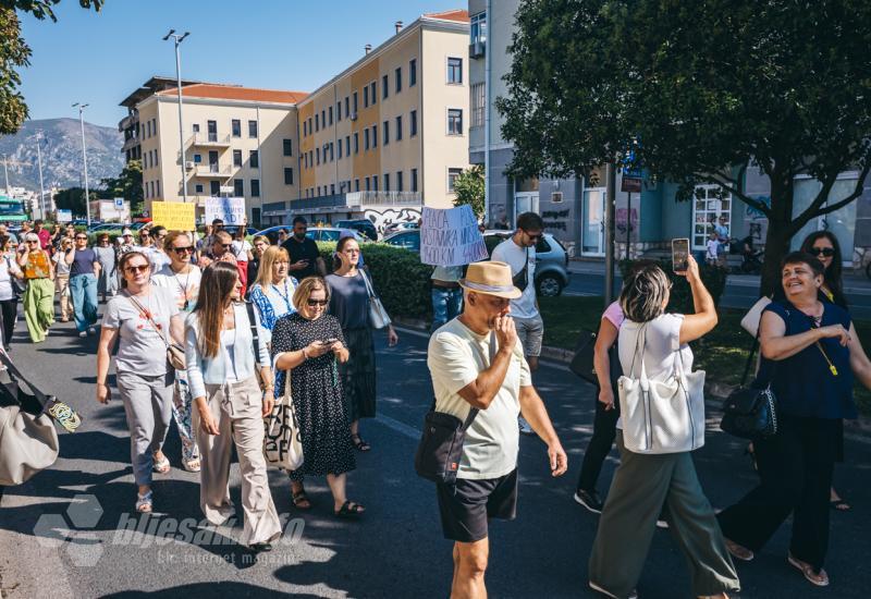 Prosvjed Sindikata osnovnih i srednjih škola u HNŽ-u - Prosvjedna šetnja u Mostaru: 