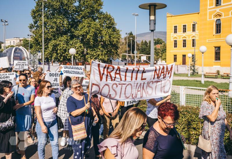 Prosvjed Sindikata osnovnih i srednjih škola u HNŽ-u - Buhač: Ponuda koju smo dali je znak dobre volje, a odgovor smo dobili na ulici 