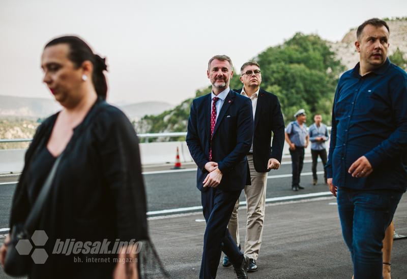 FOTO | Na otvaranju mosta ''Hercegovina'' političari, direktori, zastupnici...