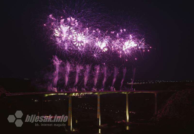 FOTO | Uz vatromet svečano otvoren most ''Hercegovina''