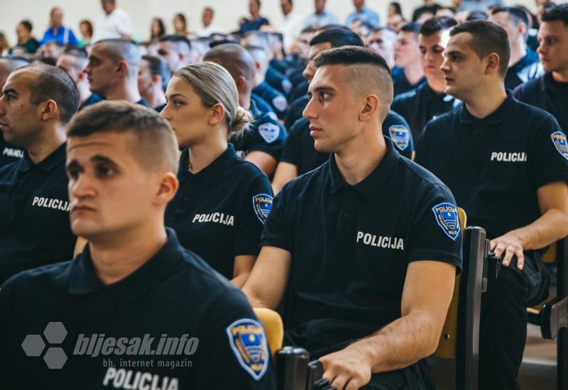 FOTO GALERIJA | Prisegnuli novi policajci i policajke u HNŽ-u