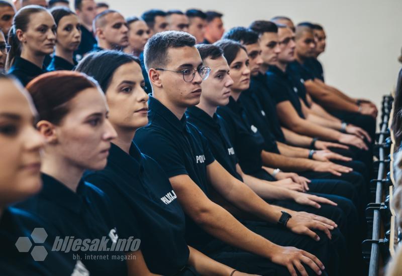 FOTO GALERIJA | Prisegnuli novi policajci i policajke u HNŽ-u