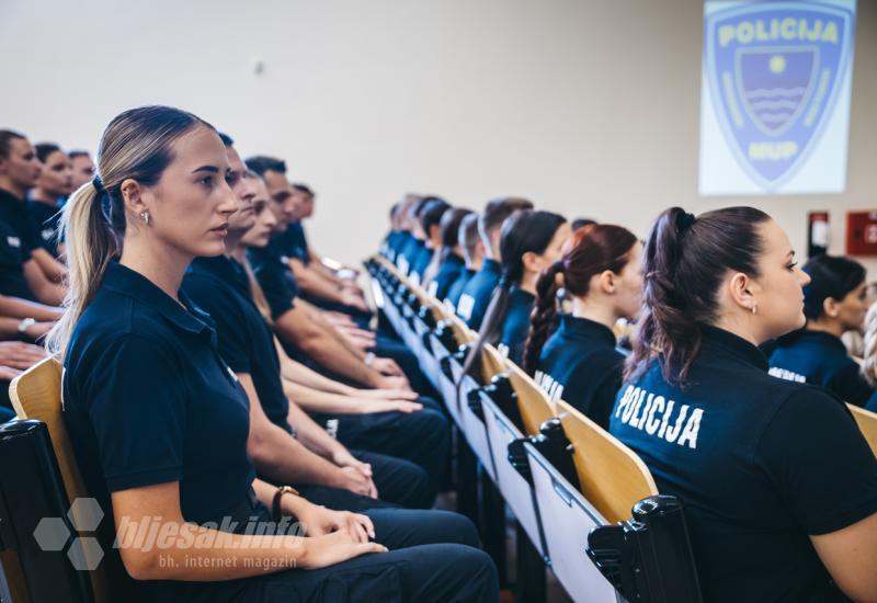 FOTO GALERIJA | Prisegnuli novi policajci i policajke u HNŽ-u