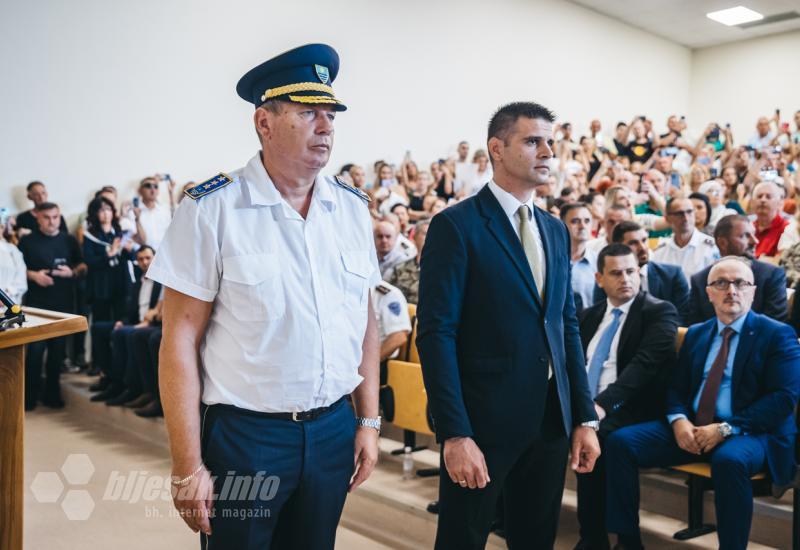 FOTO GALERIJA | Prisegnuli novi policajci i policajke u HNŽ-u