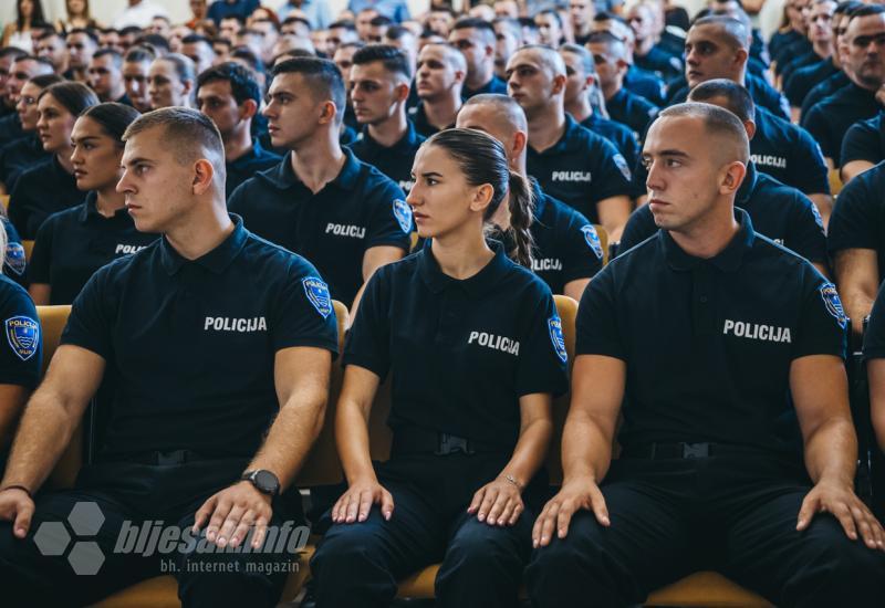 FOTO GALERIJA | Prisegnuli novi policajci i policajke u HNŽ-u