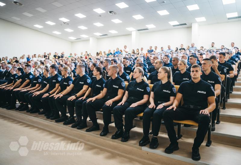 FOTO GALERIJA | Prisegnuli novi policajci i policajke u HNŽ-u