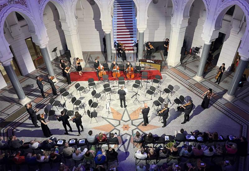 Koncert No Borders Orchestra oduševio publiku u sarajevskoj  Vijećnici