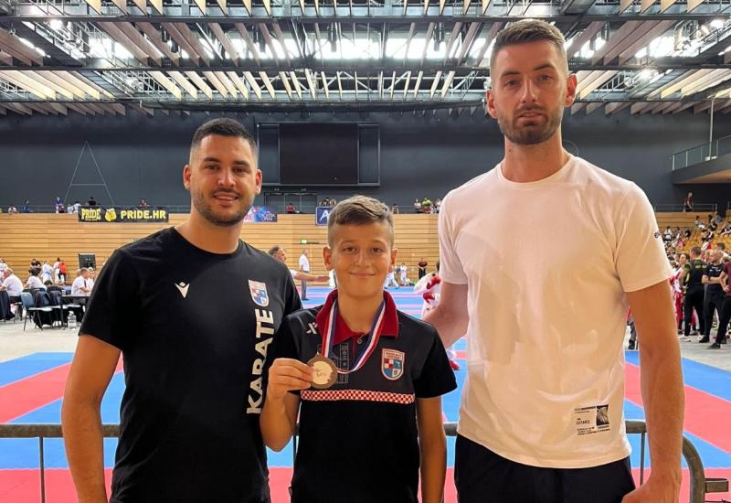 Bruno Pinjuh iz Karate kluba Široki Brijeg brončani na Cro Openu u Rijeci 