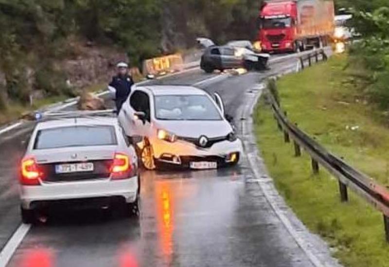 Teška nesreća Maglaj - Teška nesreća kod Maglaja nakon odrona: Četiri osobe ozlijeđene