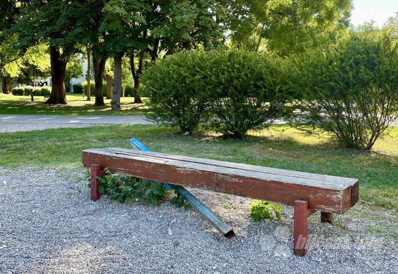 Park u Mostaru: Izbori će, popravite nam igračke