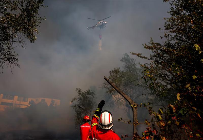 Dok su na jednoj strani poplave, Portugal se bori sa 50 požara